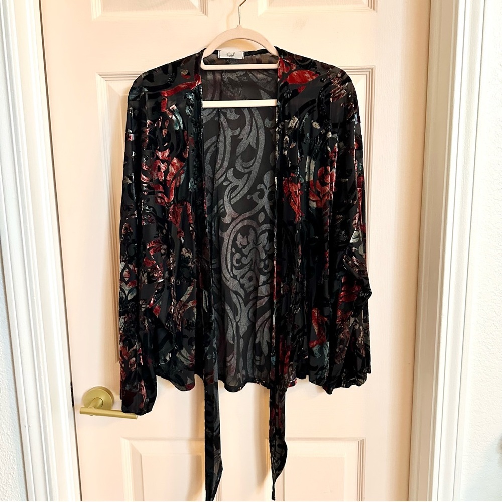 Black velvet floral Easel top